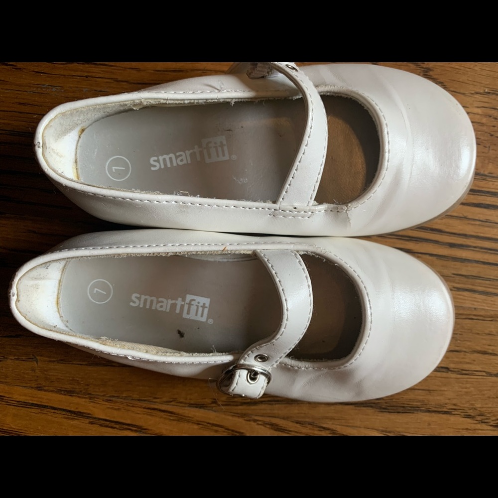 Toddler girl size 7 SmartFit Mary Janes